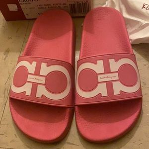 Salvatore Ferragamo Pink Pool Slides/ SZ W5
